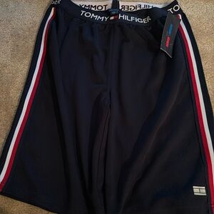 Tommy Hilfiger boys sport shorts size XL (20)